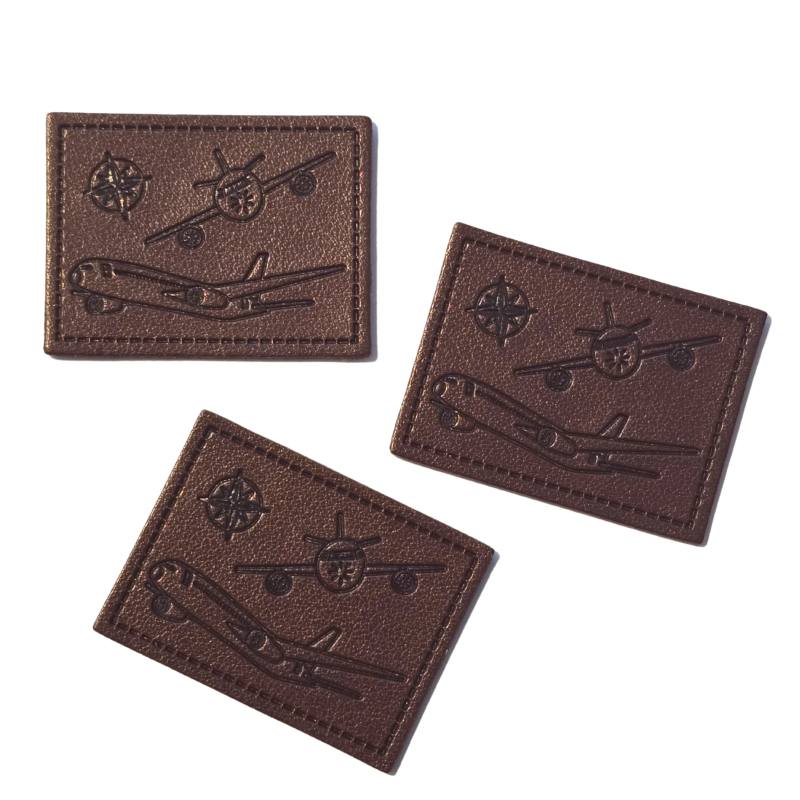 Kreativartikel.ch Kunstleder Label 4 x 3 cm Flugzeug 629 3444 000 mehrere