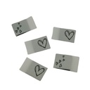 Weblabel zum einnähen mit Annähkante Herzen 15 x 25mm
